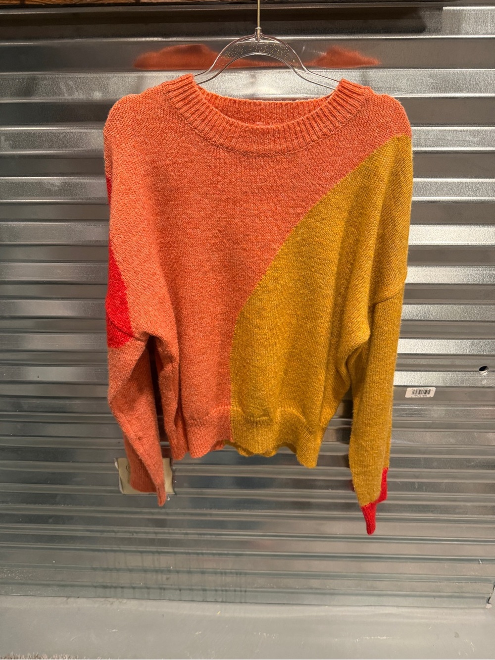 Hem & thread sweater woman’s size large